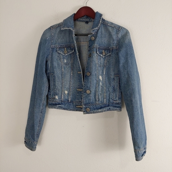 American Eagle distressed Jean Jacket Small, Faded Wash Size S/P Cropped Buttons - Picture 3 of 8